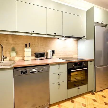 Chic Urbana: 140Sqm 5-Bedroom Downtown Gem Bucarest Esterno foto