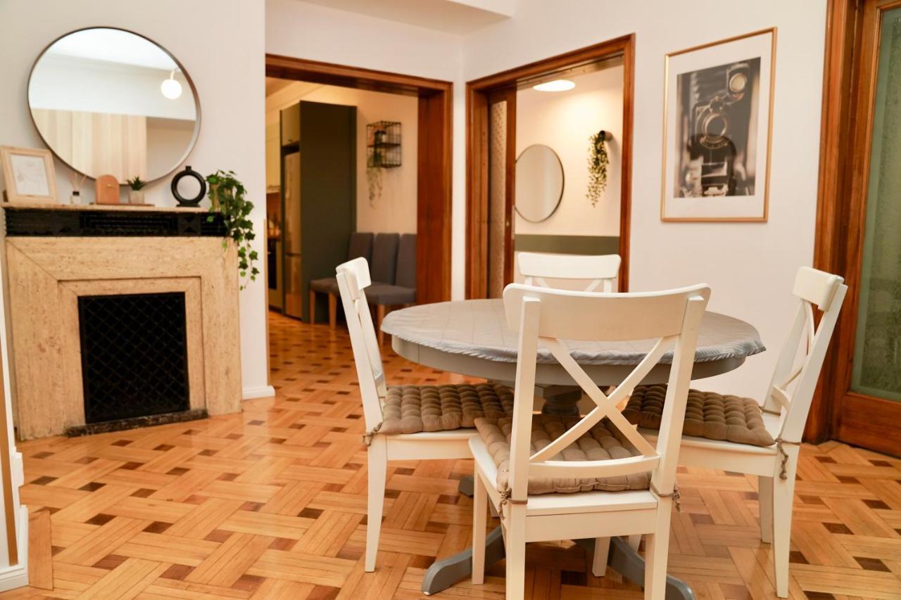Chic Urbana: 140sqm 5-bedroom Downtown Gem Bucarest