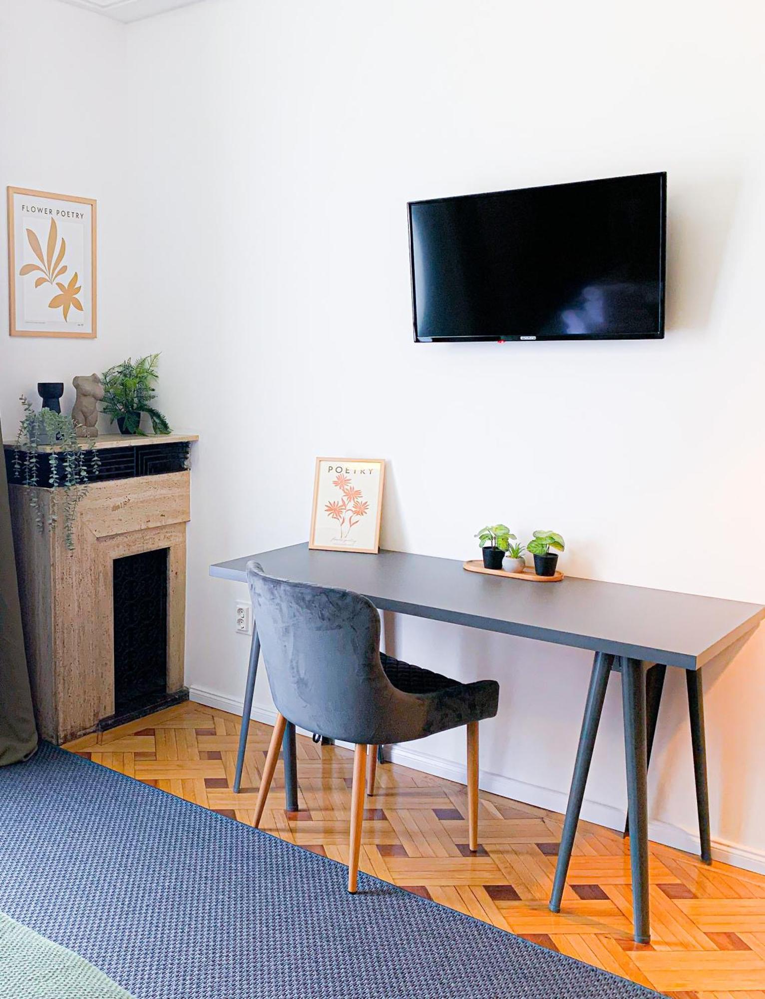 Chic Urbana: 140sqm 5-bedroom Downtown Gem Appartamento Bucarest