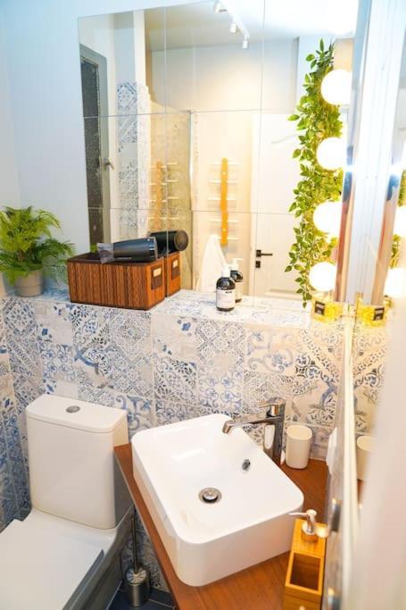 Chic Urbana: 140sqm 5-bedroom Downtown Gem * Bucarest
